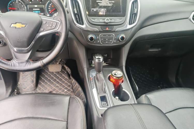 Used Chevrolet Equinox 2017 535T Automatic YuJie Edition Audio And AC Panel