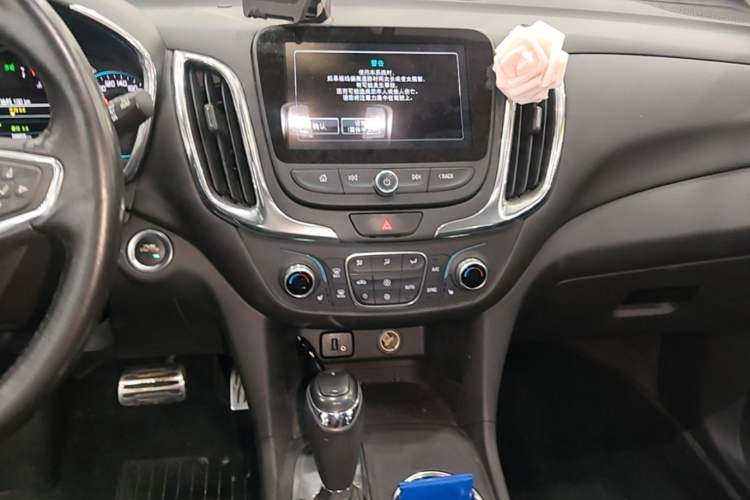Used Chevrolet Equinox 2017 535T Automatic Chijie Edition Audio And AC Panel
