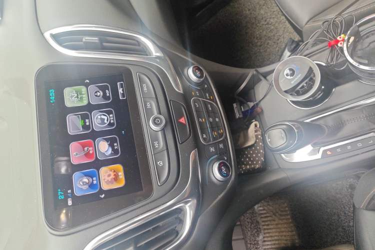 Used Chevrolet Equinox 2017 535T Automatic All-Wheel-Drive Xiangjie Edition Audio And AC Panel