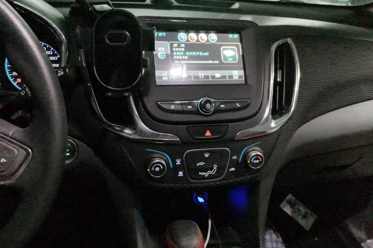Used Chevrolet Equinox 2017 535T Automatic Chijie Edition Audio And AC Panel