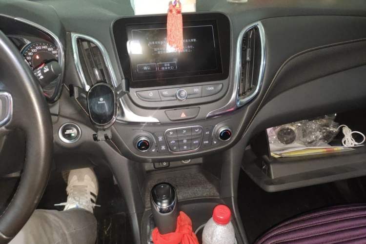Used Chevrolet Equinox 2017 535T Automatic YuJie Edition Audio And AC Panel