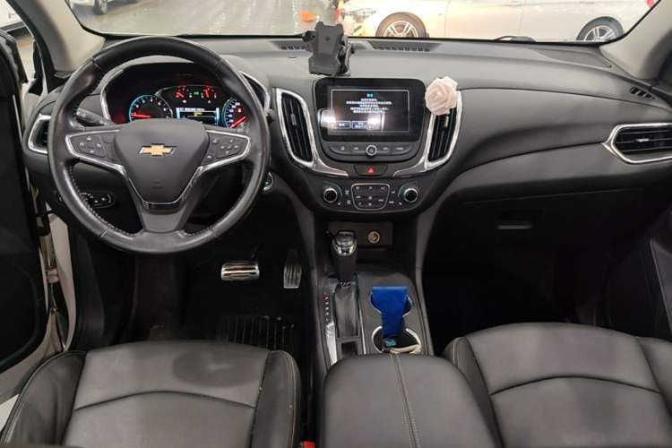 Used Chevrolet Equinox 2017 535T Automatic Chijie Edition Center Console