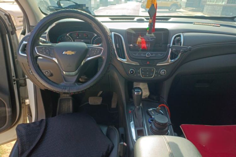Used Chevrolet Equinox 2017 535T Automatic YuJie Edition Center Console