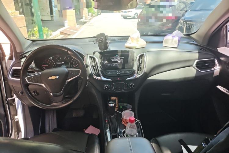 Used Chevrolet Equinox 2017 535T Automatic YuJie Edition Center Console