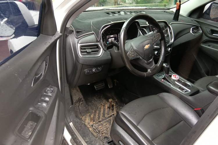 Used Chevrolet Equinox 2017 RS 550T Automatic All-Wheel-Drive Boundary Edition Driver Seat