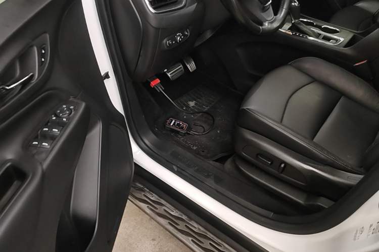 Used Chevrolet Equinox 2017 550T Automatic All-Wheel-Drive Top-Tier Version Driver Seat