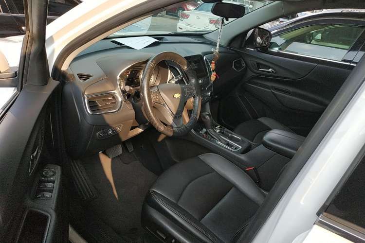 Used Chevrolet Equinox 2017 550T Automatic All-Wheel-Drive Top-Tier Version Driver Seat