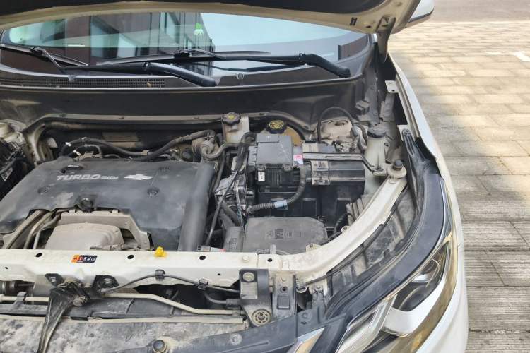 Used Chevrolet Equinox 2017 550T Automatic All-Wheel-Drive Huanjie Edition Engine Bay Left