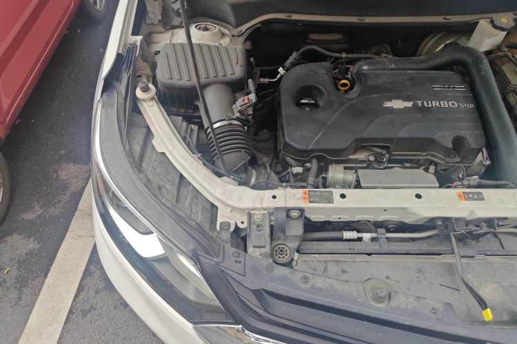 Used Chevrolet Equinox 2017 535T Automatic All-Wheel-Drive Xiangjie Edition Engine Bay Right