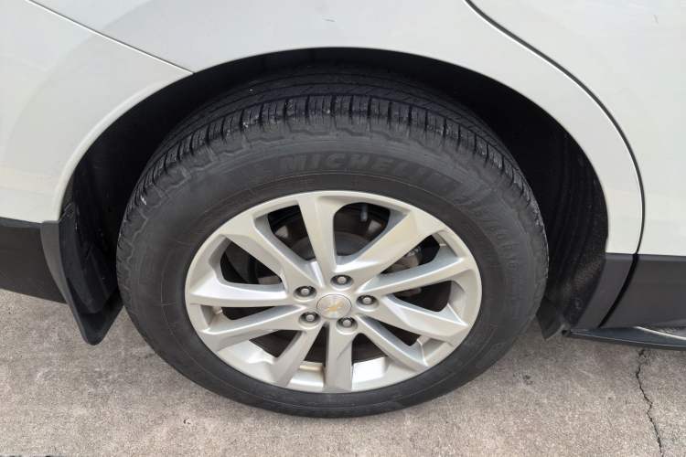 Used Chevrolet Equinox 2017 550T Automatic All-Wheel-Drive Huanjie Edition Exterior 7
