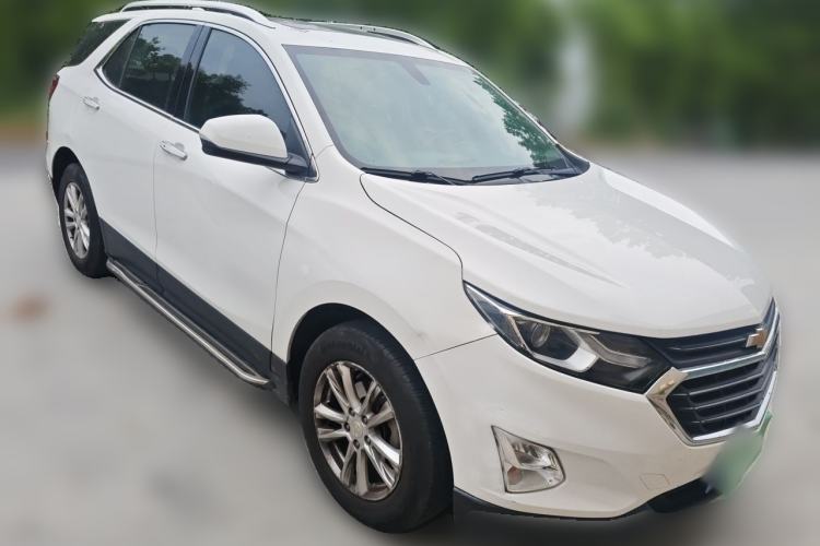 Used Chevrolet Equinox 2017 535T Automatic YuJie Edition Front Right 45 Deg