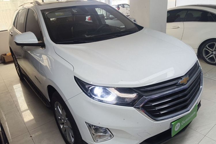 Used Chevrolet Equinox 2017 550T Automatic All-Wheel-Drive Top-Tier Version Front Right 45 Deg