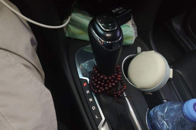 Used Chevrolet Equinox 2017 535T Automatic YuJie Edition Gear Lever