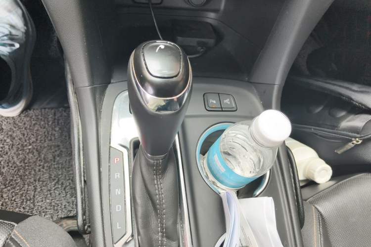 Used Chevrolet Equinox 2017 550T Automatic All-Wheel-Drive Huanjie Edition Gear Lever