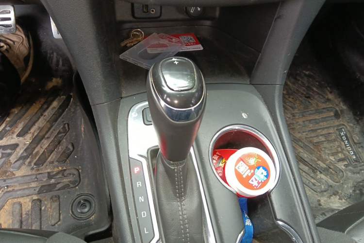 Used Chevrolet Equinox 2017 RS 550T Automatic All-Wheel-Drive Boundary Edition Gear Lever
