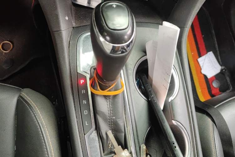 Used Chevrolet Equinox 2017 535T Automatic YuJie Edition Gear Lever