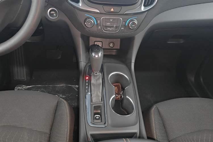 Used Chevrolet Equinox 2017 535T Automatic Lingjie Edition Gear Lever
