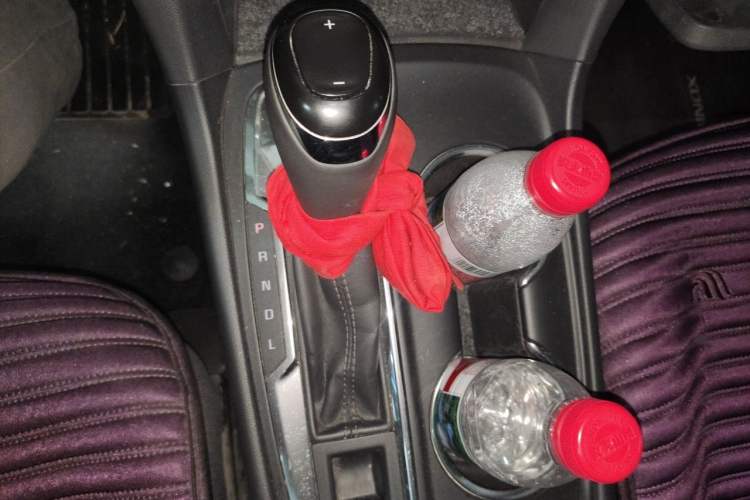 Used Chevrolet Equinox 2017 535T Automatic YuJie Edition Gear Lever