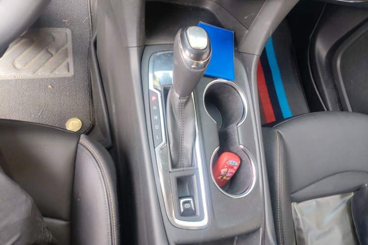 Used Chevrolet Equinox 2017 535T Automatic YuJie Edition Gear Lever