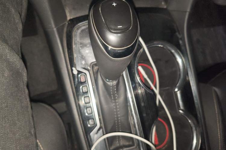 Used Chevrolet Equinox 2017 535T Automatic YuJie Edition Gear Lever