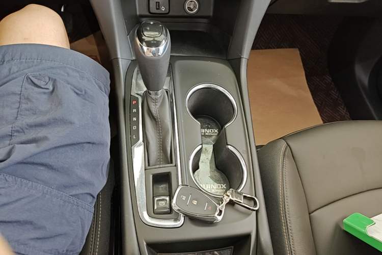 Used Chevrolet Equinox 2017 535T Automatic YuJie Edition Gear Lever
