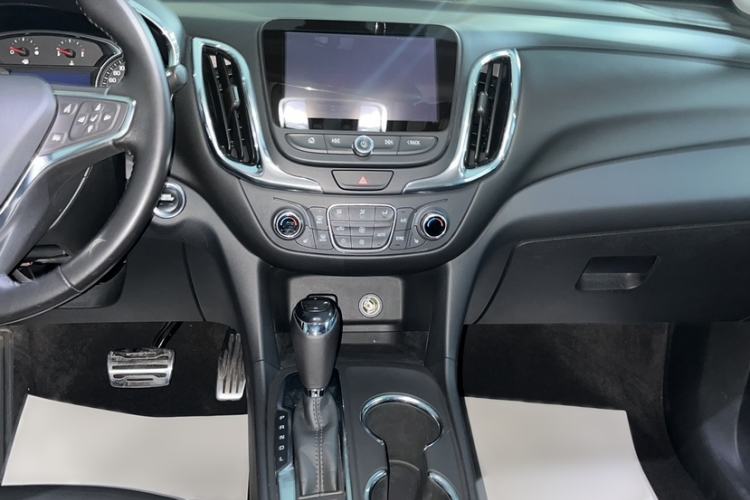Used Chevrolet Equinox 2017 535T Automatic YuJie Edition Interior 2