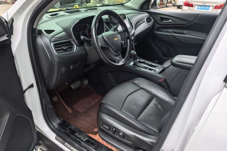 Used Chevrolet Equinox 2017 550T Automatic All-Wheel-Drive Huanjie Edition Interior 2
