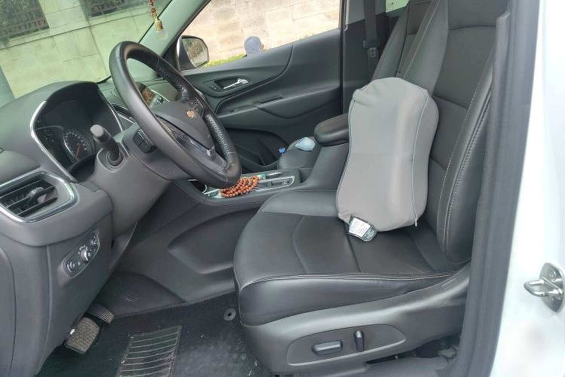 Used Chevrolet Equinox 2017 550T Automatic All-Wheel-Drive Top-Tier Version Left Front Seat