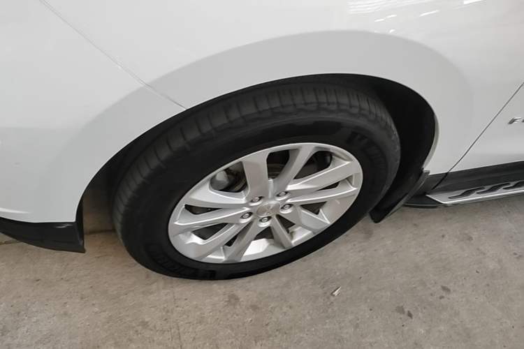 Used Chevrolet Equinox 2017 550T Automatic All-Wheel-Drive Top-Tier Version Left Front Wheel Hub