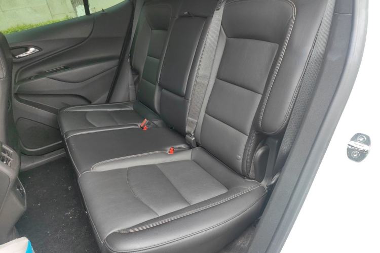 Used Chevrolet Equinox 2017 550T Automatic All-Wheel-Drive Top-Tier Version Left Rear Seat
