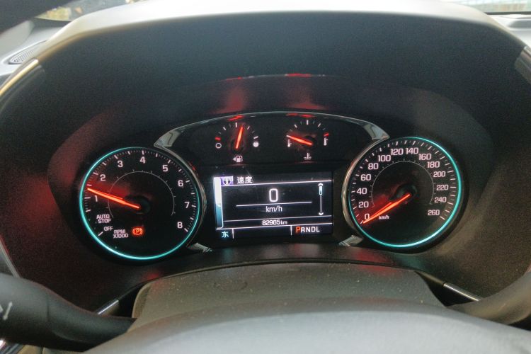 Used Chevrolet Equinox 2017 550T Automatic All-Wheel-Drive Top-Tier Version Odometer Close Up