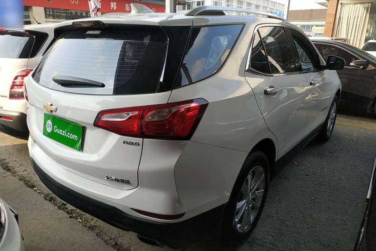 Used Chevrolet Equinox 2017 550T Automatic All-Wheel-Drive Top-Tier Version Rear Right 45 Deg