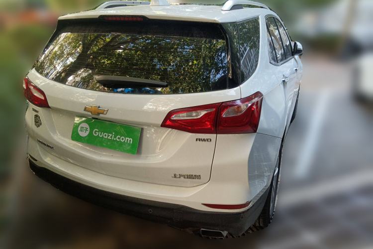 Used Chevrolet Equinox 2017 550T Automatic All-Wheel-Drive Top-Tier Version Rear Right 45 Deg