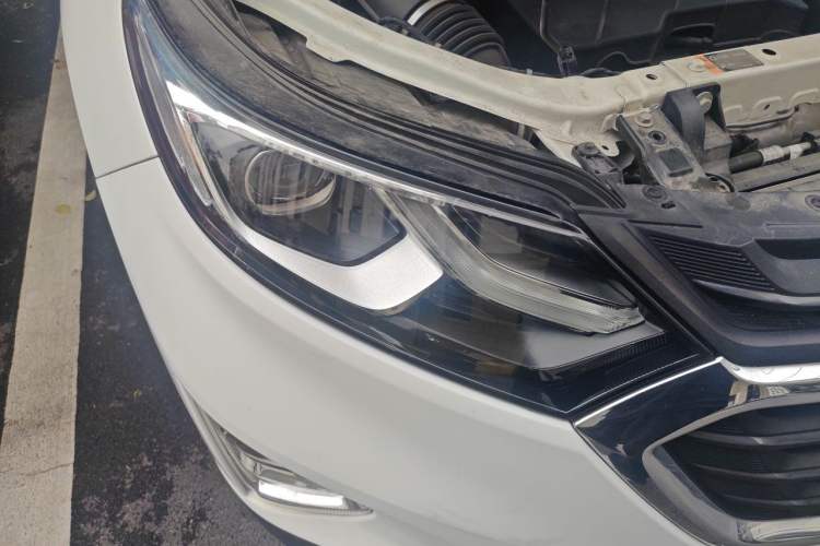 Used Chevrolet Equinox 2017 535T Automatic All-Wheel-Drive Xiangjie Edition Right Front Headlight