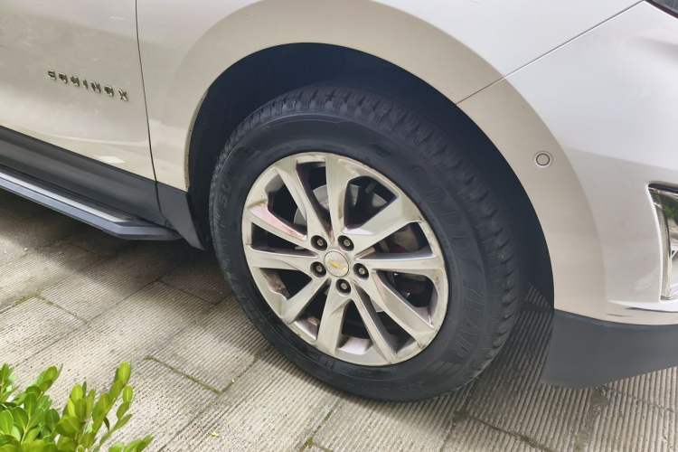 Used Chevrolet Equinox 2017 550T Automatic All-Wheel-Drive Huanjie Edition Right Front Wheel Hub