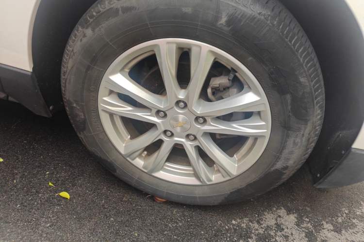 Used Chevrolet Equinox 2017 535T Automatic All-Wheel-Drive Xiangjie Edition Right Front Wheel Hub