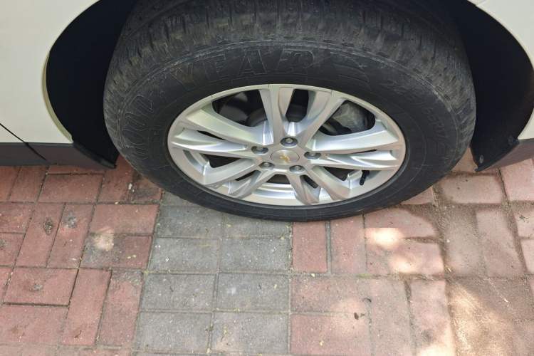 Used Chevrolet Equinox 2017 535T Automatic YuJie Edition Right Front Wheel Hub