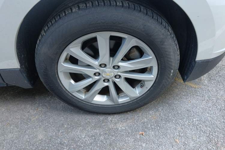 Used Chevrolet Equinox 2017 550T Automatic All-Wheel-Drive Top-Tier Version Right Front Wheel Hub