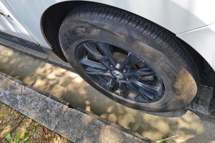 Used Chevrolet Equinox 2017 535T Automatic YuJie Edition Right Front Wheel Hub