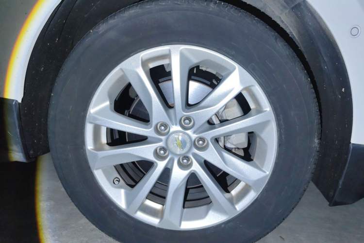 Used Chevrolet Equinox 2017 550T Automatic All-Wheel-Drive Huanjie Edition Right Front Wheel Hub