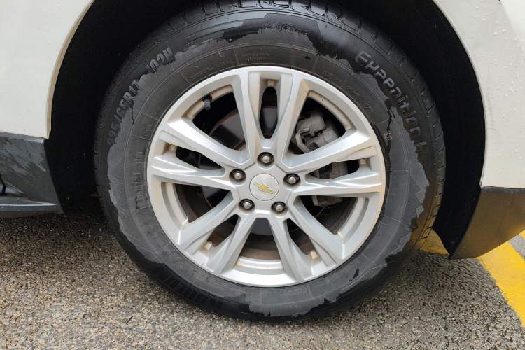 Used Chevrolet Equinox 2017 535T Automatic YuJie Edition Right Front Wheel Hub