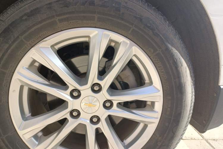Used Chevrolet Equinox 2017 535T Automatic YuJie Edition Right Front Wheel Hub