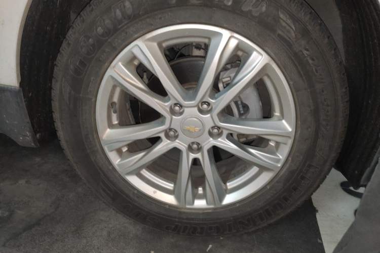 Used Chevrolet Equinox 2017 535T Automatic YuJie Edition Right Front Wheel Hub