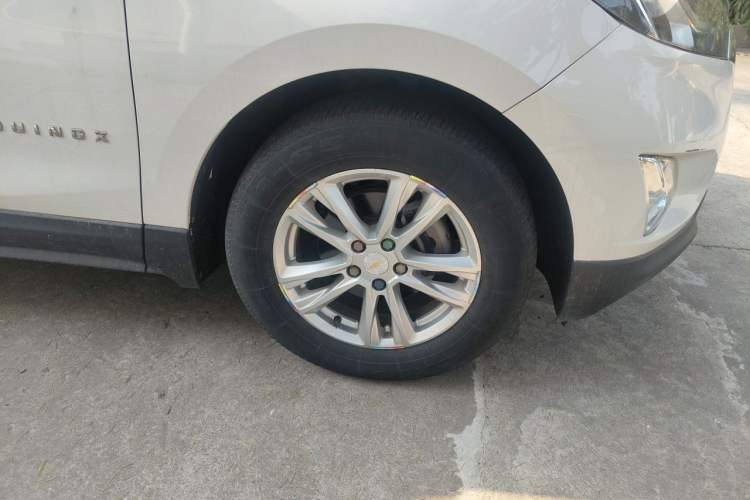 Used Chevrolet Equinox 2017 535T Automatic YuJie Edition Right Front Wheel Hub