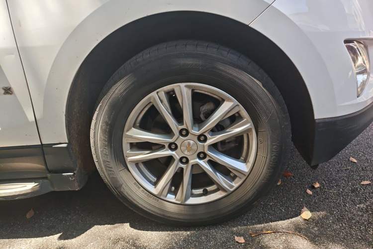 Used Chevrolet Equinox 2017 535T Automatic YuJie Edition Right Front Wheel Hub