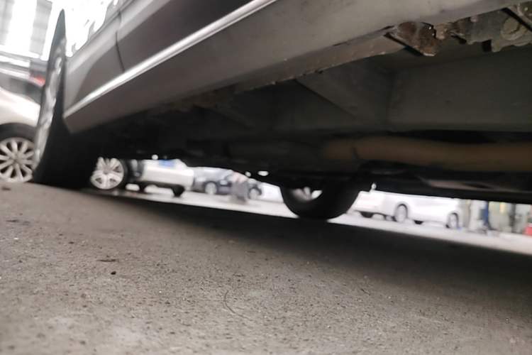 Used Chevrolet Equinox 2017 550T Automatic All-Wheel-Drive Top-Tier Version Right Side Sill