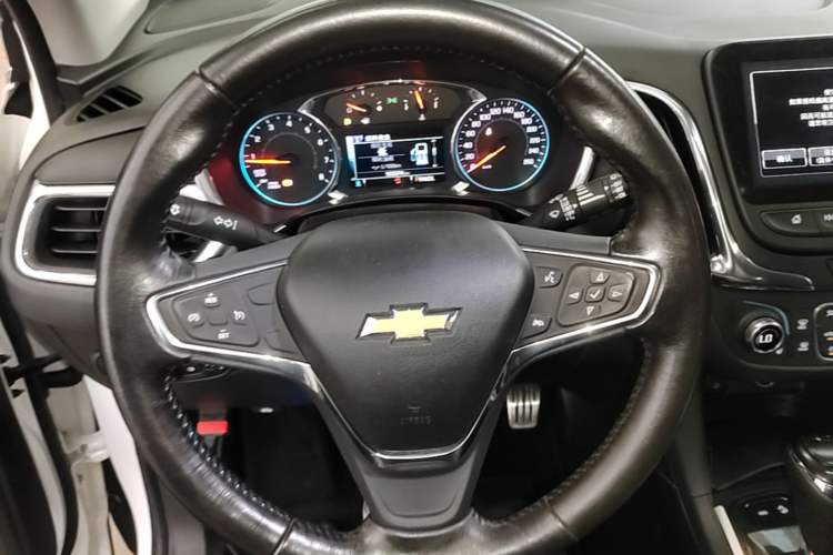 Used Chevrolet Equinox 2017 550T Automatic All-Wheel-Drive Top-Tier Version Steering Wheel