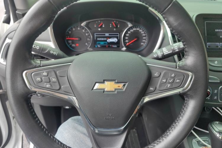 Used Chevrolet Equinox 2017 550T Automatic All-Wheel-Drive Top-Tier Version Steering Wheel