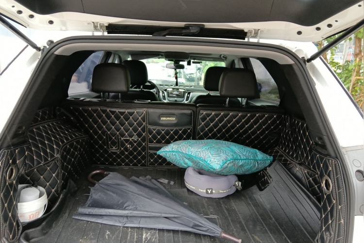 Used Chevrolet Equinox 2017 RS 550T Automatic All-Wheel-Drive Boundary Edition Trunk