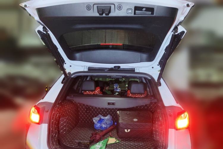 Used Chevrolet Equinox 2017 550T Automatic All-Wheel-Drive Huanjie Edition Trunk